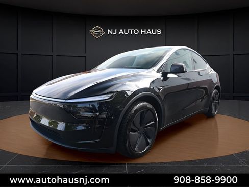 Used 2026 Tesla Model Y Long Range RWD image 4