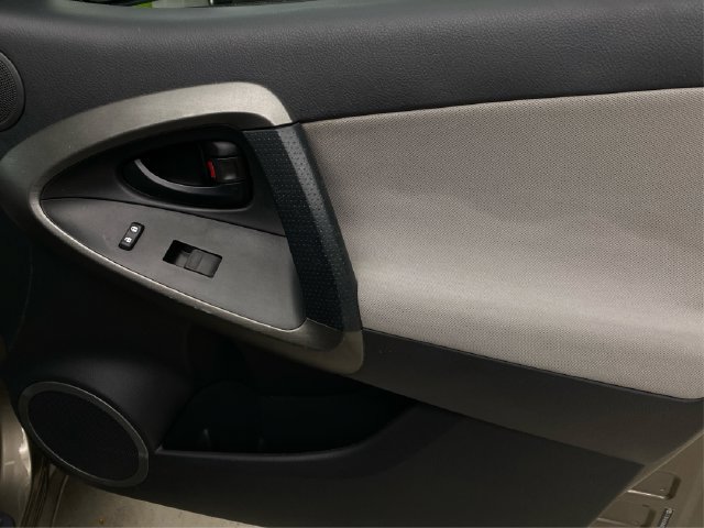 Used 2011 Toyota RAV4 4WD V6 w/ Upgrade Value Pkg image 27