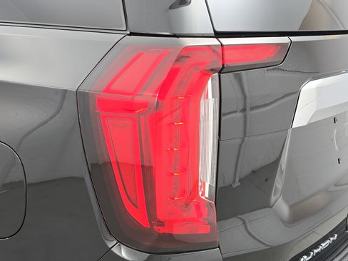 Used 2023 GMC Yukon Denali w/ Denali Reserve Package image 36