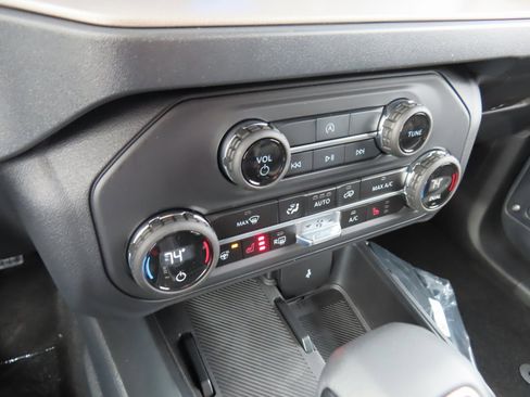 New 2025 Ford Bronco Outer Banks image 14