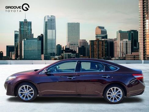 Used 2013 Toyota Avalon Limited w/ Technology Pkg image 2