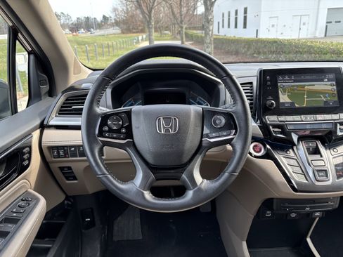 Used 2021 Honda Odyssey Touring image 18