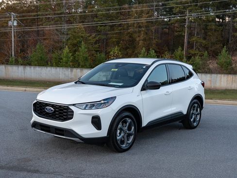 New 2026 Ford Escape ST-Line w/ Tech Pack #1 FWD image 3