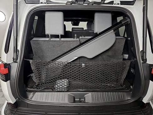Used 2025 Lexus GX 550 w/ Accessory Package (2T) AWD/4WD image 33