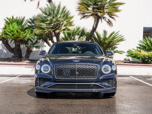 Used 2025 Bentley Flying Spur Plug-In Hybrid AWD/4WD image 36