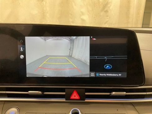 Used 2025 Hyundai Elantra SEL FWD image 19