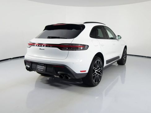 Certified 2026 Porsche Macan AWD/4WD image 10