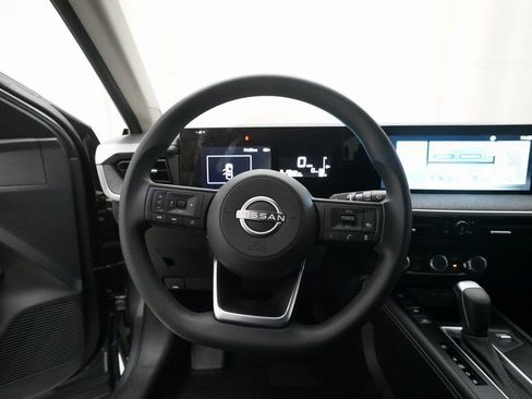 Certified 2025 Nissan Kicks SV image 4