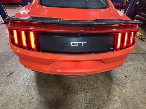 Used 2015 Ford Mustang GT RWD image 4
