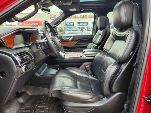 Used 2018 Lincoln Navigator Reserve w/ Technology Package AWD/4WD image 12