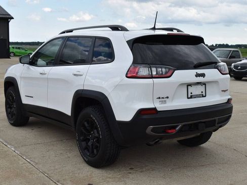 Used 2019 Jeep Cherokee Trailhawk AWD/4WD image 5