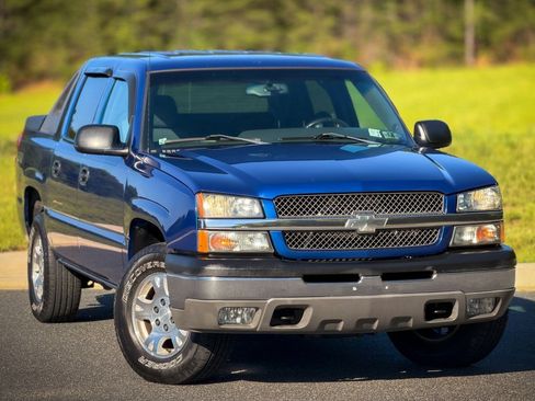 Used 2003 Chevrolet Avalanche 4x4 w/ Suspension Package, Off-Road image 1
