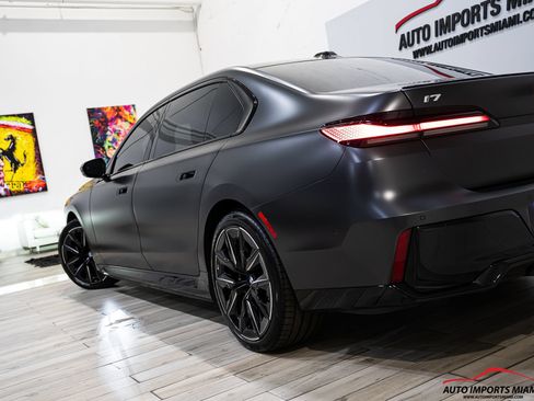Used 2023 BMW i7 xDrive60 w/ Executive Package 2 AWD/4WD image 96