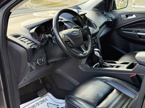 Used 2019 Ford Escape SEL AWD/4WD image 16