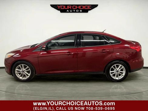 Used 2015 Ford Focus SE image 2