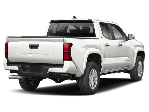 Used 2025 Toyota Tacoma SR5 AWD/4WD image 2
