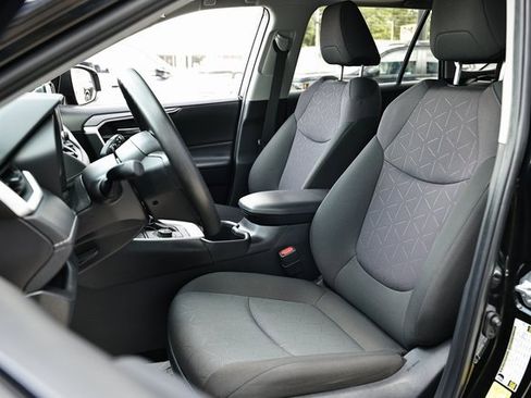 Used 2024 Toyota RAV4 XLE image 22