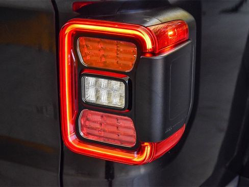 Used 2020 Jeep Gladiator Rubicon image 7