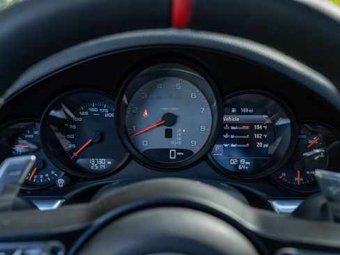 Used 2016 Porsche 911 Carrera S image 27