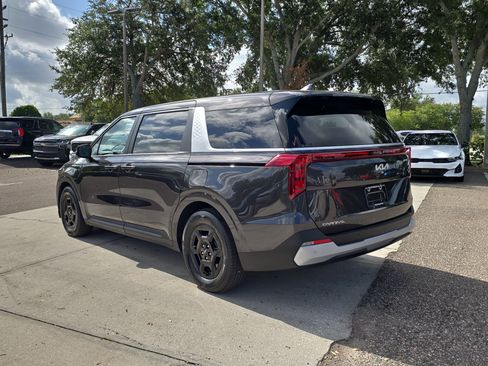 Certified 2026 Kia Carnival LX FWD image 6