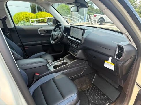 Used 2025 Ford Bronco Sport Outer Banks w/ Outer Banks Tech Package+ AWD/4WD image 10