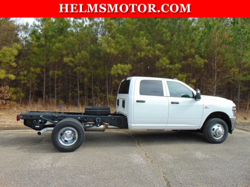 New 2026 RAM 3500 Tradesman w/ Chrome Appearance Group A AWD/4WD image 14