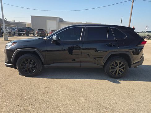 Used 2024 Toyota RAV4 LE AWD/4WD image 6