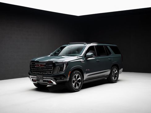 Used 2025 GMC Yukon AT4 AWD/4WD image 4