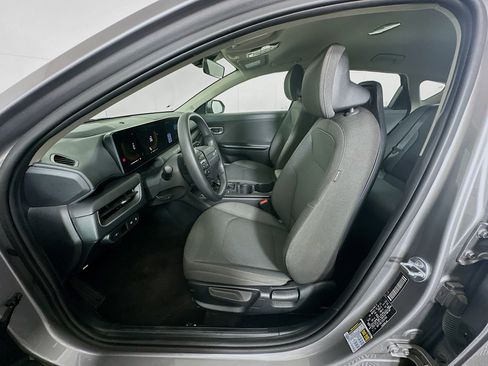 Used 2025 Kia K4 LXS image 13