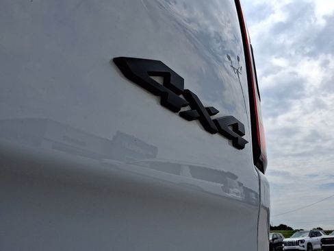 Used 2024 RAM 1500 Laramie AWD/4WD image 24