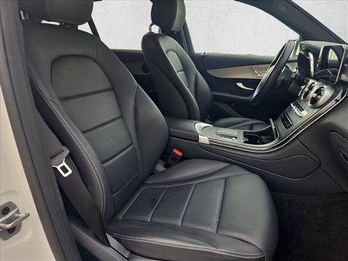 Used 2022 Mercedes-Benz GLC 300 image 20