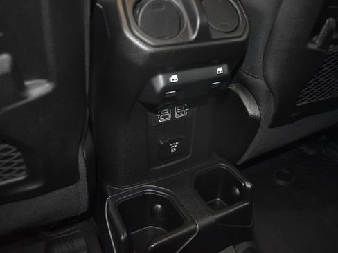 Used 2020 Jeep Wrangler Unlimited Rubicon w/ Steel Bumper Group image 31