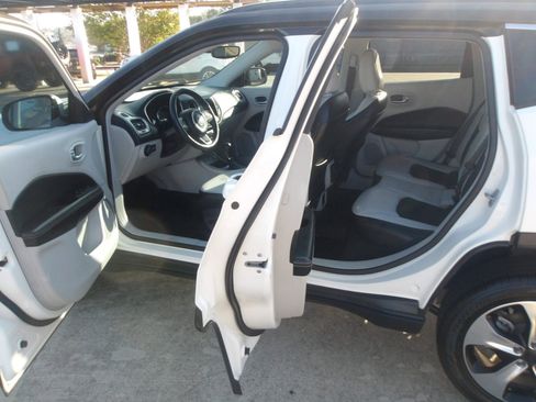 Used 2018 Jeep Compass Latitude w/ Popular Equipment Group image 15