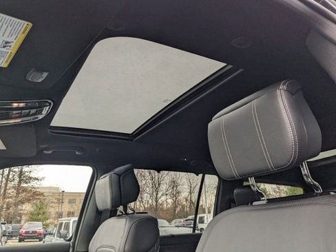 New 2024 Jeep Grand Wagoneer Series I AWD/4WD image 10