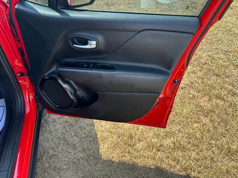 Used 2020 Jeep Renegade Altitude image 15