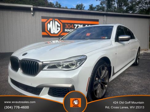 Used 2018 BMW M760i xDrive image 6