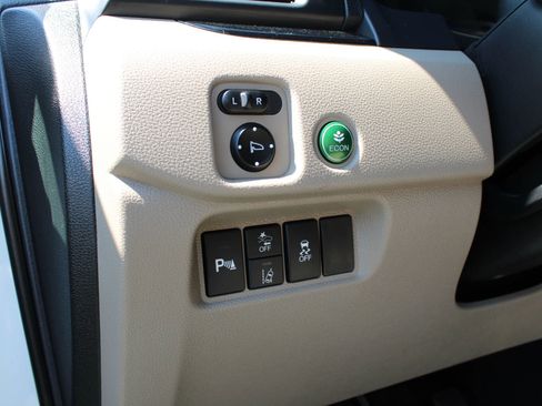 Used 2021 Honda Pilot Touring image 17