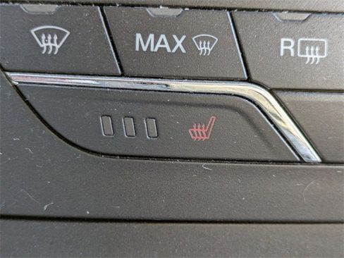 Certified 2019 Ford Edge SEL w/ Equipment Group 201A image 22