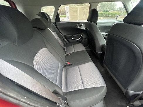 Certified 2022 Kia Soul LX image 12