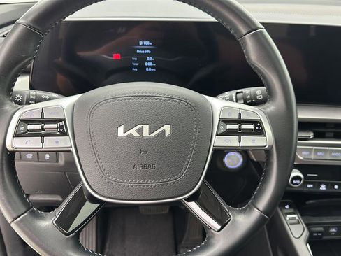 Used 2025 Kia Telluride S AWD/4WD image 17