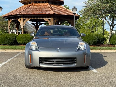 Used 2006 Nissan 350Z Track w/ (N93) Cargo Convenience Pkg RWD image 2