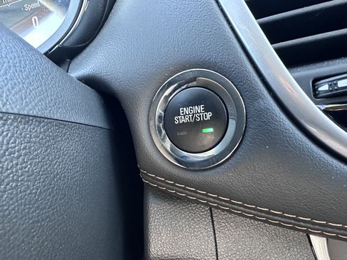 Used 2022 Chevrolet Trax LT w/ LT Convenience Package image 16