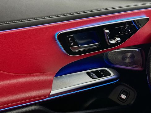 Used 2024 Mercedes-Benz CLE 300 4MATIC Coupe image 13