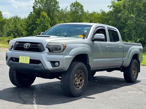 Used 2014 Toyota Tacoma 4x4 Double Cab w/ TRD Sport Package image 3