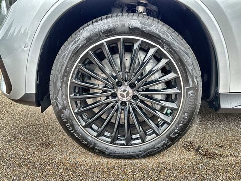 Used 2025 Mercedes-Benz GLC 350e 4MATIC image 14
