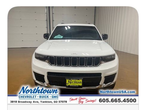 Used 2024 Jeep Grand Cherokee L Laredo AWD/4WD image 8