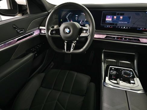 Used 2025 BMW 760i xDrive w/ Executive Package AWD/4WD image 20