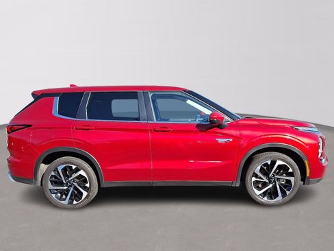 Used 2024 Mitsubishi Outlander SE image 7