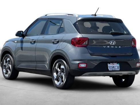 Certified 2026 Hyundai Venue SEL FWD image 4