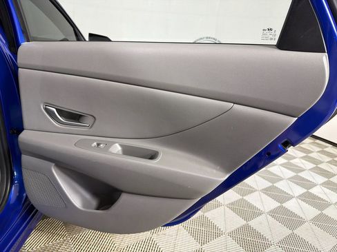 Used 2025 Hyundai Elantra Sport image 16